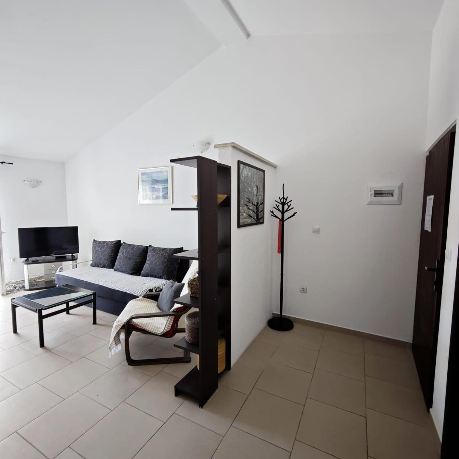 Apartment By The Beach Примоштен Екстер'єр фото